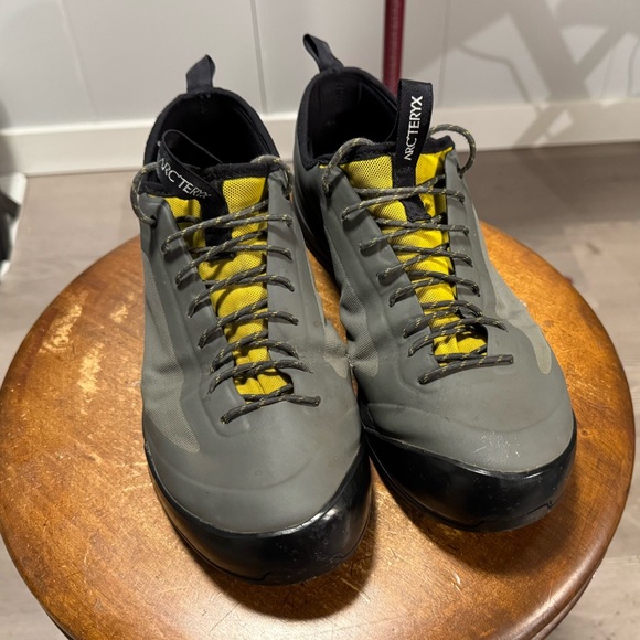Arc'teryx Acrux SL approach shoes - Picture 4 of 5
